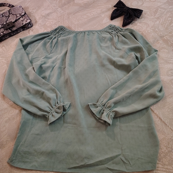 Jessica Simpson Sage Green Blouse - Picture 5 of 5